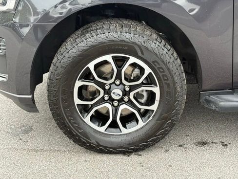 Used 2024 Ford Expedition XLT AWD/4WD image 27