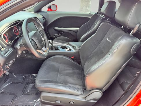 Used 2016 Dodge Challenger SRT Hellcat RWD image 13