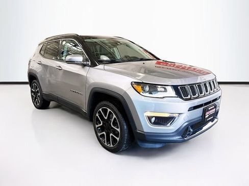 Used 2018 Jeep Compass Limited w/ Navigation Group AWD/4WD image 3