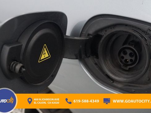 Used 2019 Volvo XC60 T8 Inscription w/ Advanced Package image 3