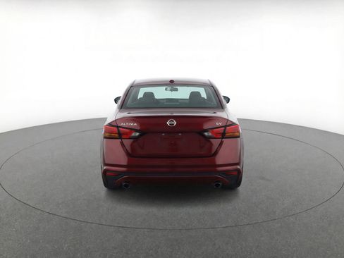 Used 2024 Nissan Altima 2.5 SV FWD image 7