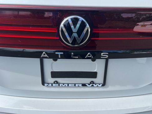 New 2026 Volkswagen Atlas Peak Edition AWD/4WD image 9