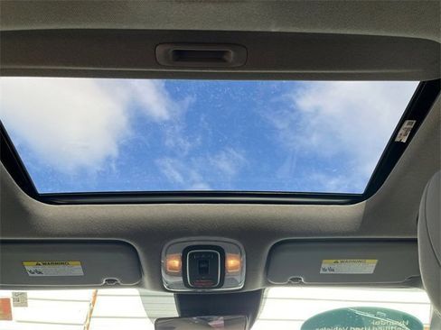 Certified 2024 Hyundai Elantra SEL w/ Convenience Package image 17