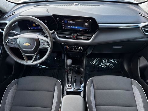 Used 2025 Chevrolet TrailBlazer LT FWD image 15