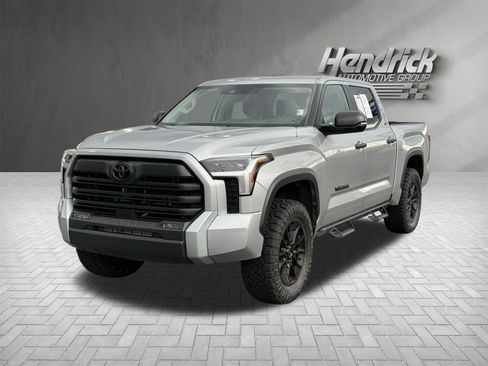 Used 2024 Toyota Tundra SR5 w/ SR5 Convenience Package AWD/4WD image 5