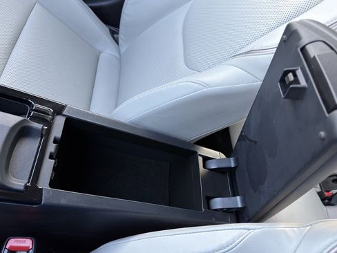 Used 2024 Toyota Prius Limited image 44