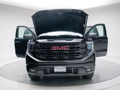 Used 2026 GMC Sierra 1500 Elevation w/ Elevation Select Package AWD/4WD image 16