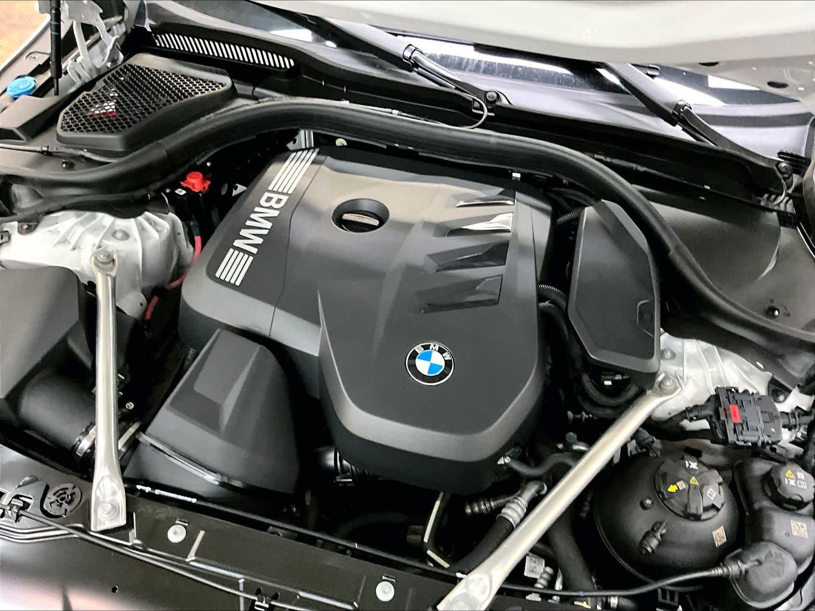 Used 2026 BMW 530i w/ M Sport Package RWD image 34