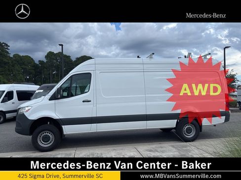 Used 2024 Mercedes-Benz Sprinter 2500 image 6