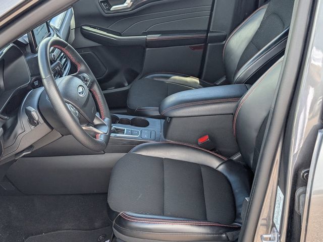 Used 2025 Ford Escape ST-Line Select AWD/4WD image 18
