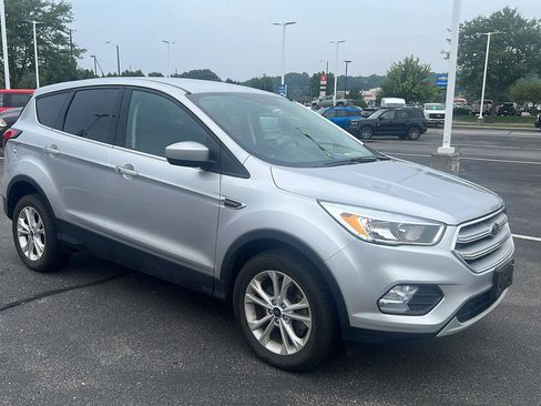 Used 2019 Ford Escape SE AWD/4WD image 2