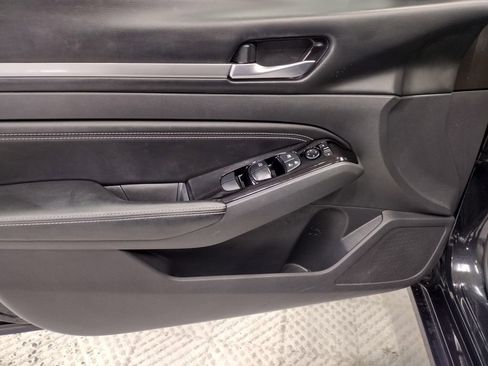 Used 2022 Nissan Altima 2.5 SV w/ SV Premium Package image 18