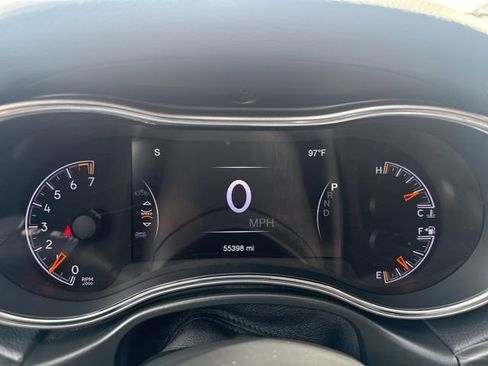 Used 2022 Jeep Grand Cherokee Limited image 14