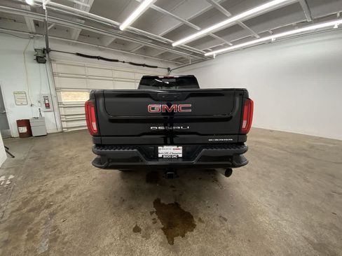 Used 2023 GMC Sierra 3500 Denali image 5
