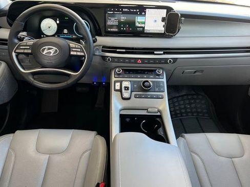 Used 2023 Hyundai Palisade SEL w/ Premium Package FWD image 16