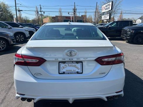 Used 2019 Toyota Camry XSE image 5