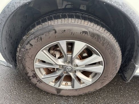 Used 2017 Nissan Murano S w/ Navigation Package FWD image 9