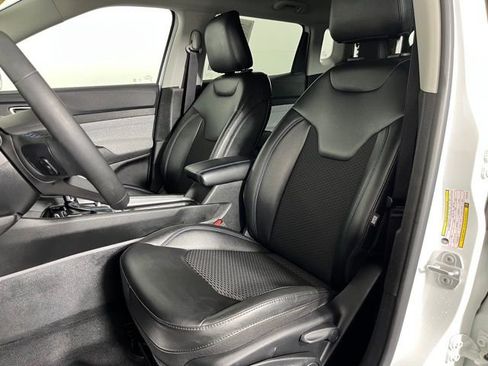 Used 2022 Jeep Compass Latitude image 15