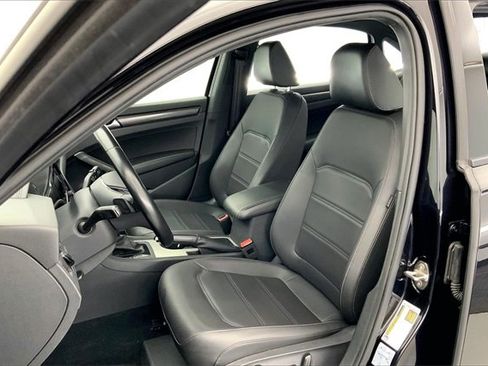 Used 2022 Volkswagen Passat 2.0T R-Line image 25