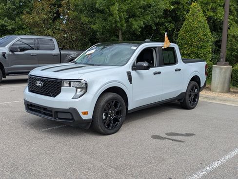 Certified 2025 Ford Maverick XLT w/ Equipment Group 301A AWD/4WD image 8