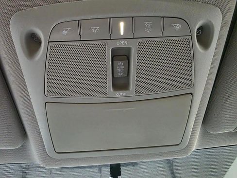 Used 2014 Nissan Rogue SL w/ SL Premium Package image 34