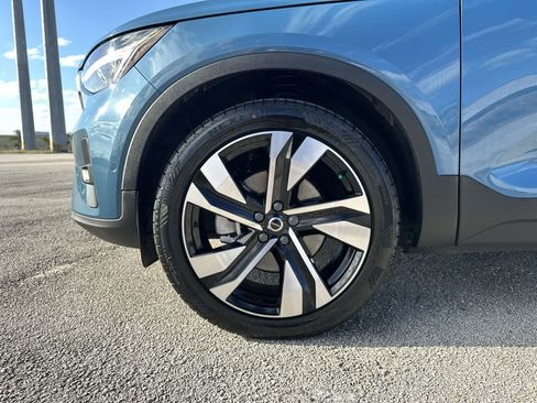 Used 2023 Volvo XC40 B5 Plus w/ Driver Assist Package AWD/4WD image 18