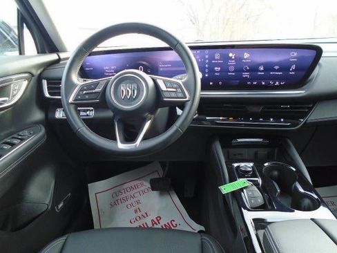 Certified 2025 Buick Envision Preferred image 18