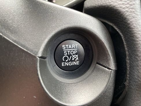 Used 2018 Jeep Compass Limited image 19