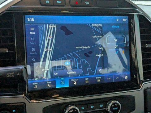 Used 2022 Ford F250 Lariat w/ Black Appearance Package image 8