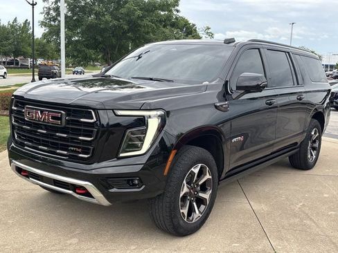Used 2025 GMC Yukon XL AT4 Ultimate AWD/4WD image 12