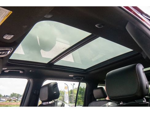 Used 2022 Jeep Wagoneer Series I w/ Premium Group I AWD/4WD image 11