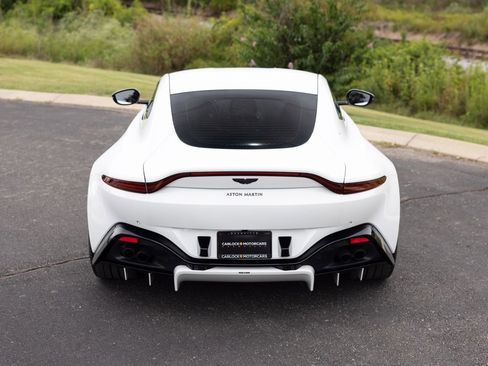 Used 2021 Aston Martin V8 Vantage Coupe image 8