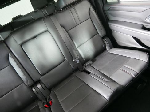Used 2022 Chevrolet Suburban RST w/ Luxury Package AWD/4WD image 14