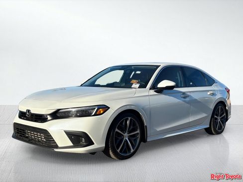 Used 2024 Honda Civic Touring image 2