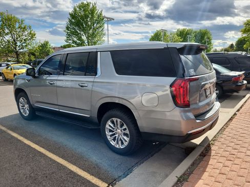 Used 2023 GMC Yukon XL SLT w/ SLT Premium Package AWD/4WD image 6
