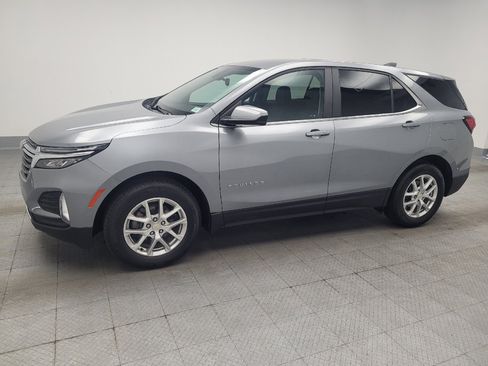 Used 2024 Chevrolet Equinox LT FWD image 2