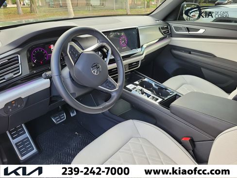 Used 2025 Volkswagen Atlas Cross Sport SEL Premium R-Line image 7