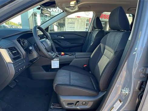 New 2026 Nissan Rogue SV image 32