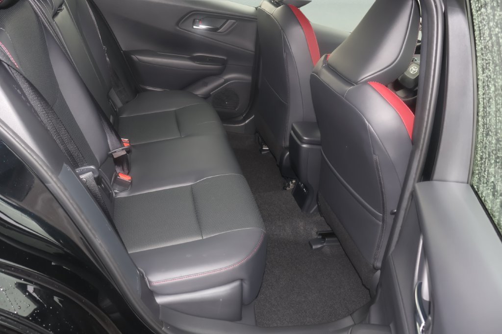 Used 2026 Toyota Prius Plug-In Hybrid FWD image 17