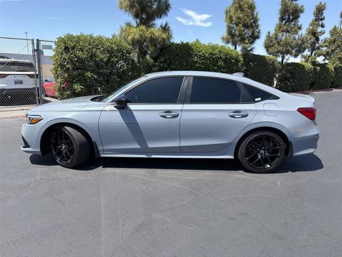 Used 2023 Honda Civic Sport image 3