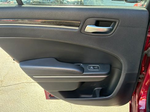 Used 2014 Chrysler 300 C w/ Light Group RWD image 13