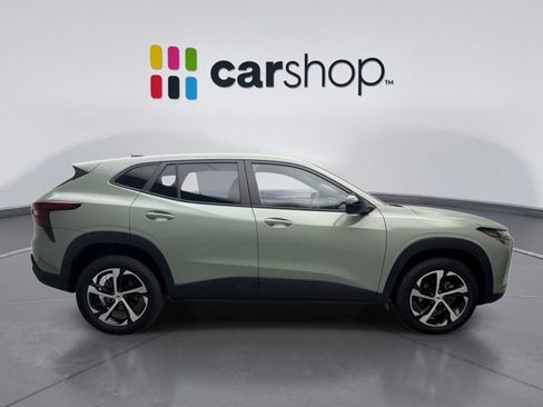 Used 2024 Chevrolet Trax RS FWD image 6