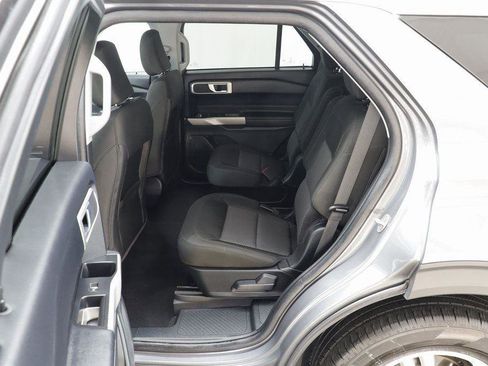 Used 2024 Ford Explorer XLT image 14