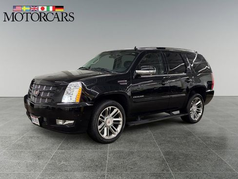 Used 2014 Cadillac Escalade Premium image 7