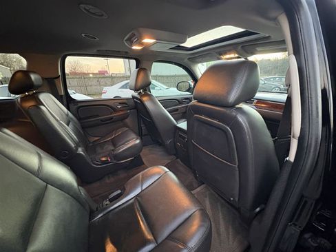 Used 2010 Chevrolet Suburban LTZ image 18
