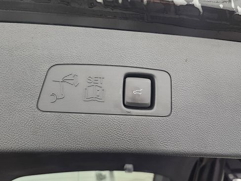 Used 2021 Lincoln Corsair AWD w/ Premium Package image 24