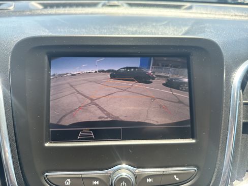 Used 2024 Chevrolet Equinox LT FWD image 18