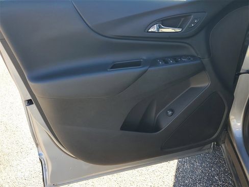 Used 2024 Chevrolet Equinox LT image 8