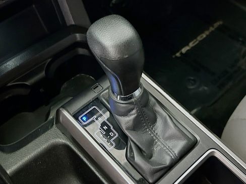 Used 2023 Toyota Tacoma SR5 AWD/4WD image 32