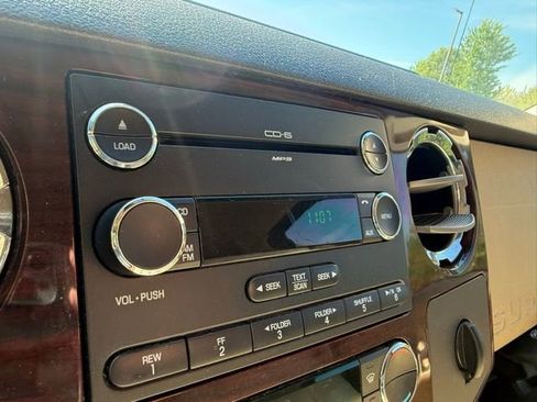 Used 2009 Ford F350 4x4 Crew Cab Super Duty image 23